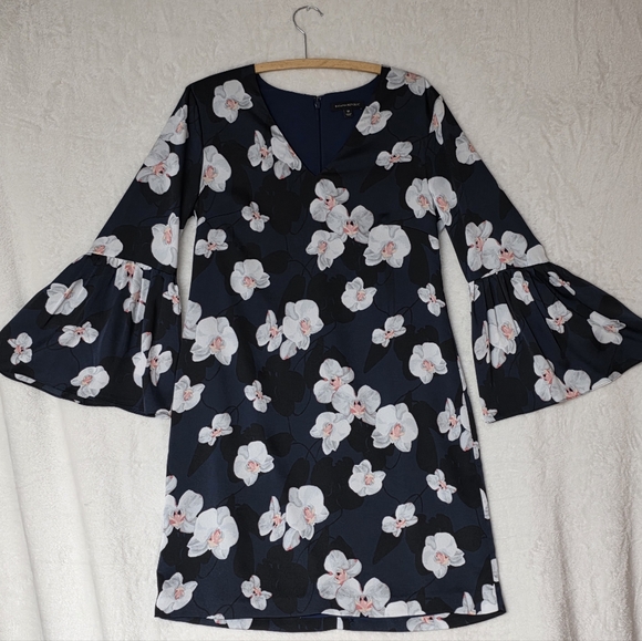 Banana Republic Dresses & Skirts - Banana Republic Bell Sleeves Mid Length Deep Navy Blue Floral Print Size 10.